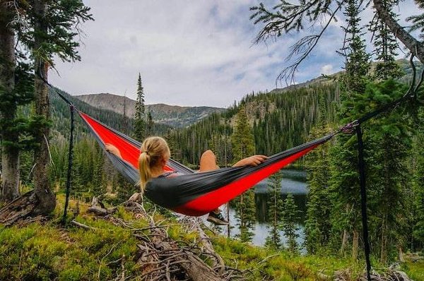 Top 10 des meilleurs campings en bord de rivière en Ardèche pour des vacances inoubliables