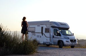 Un grand camping avec emplacement